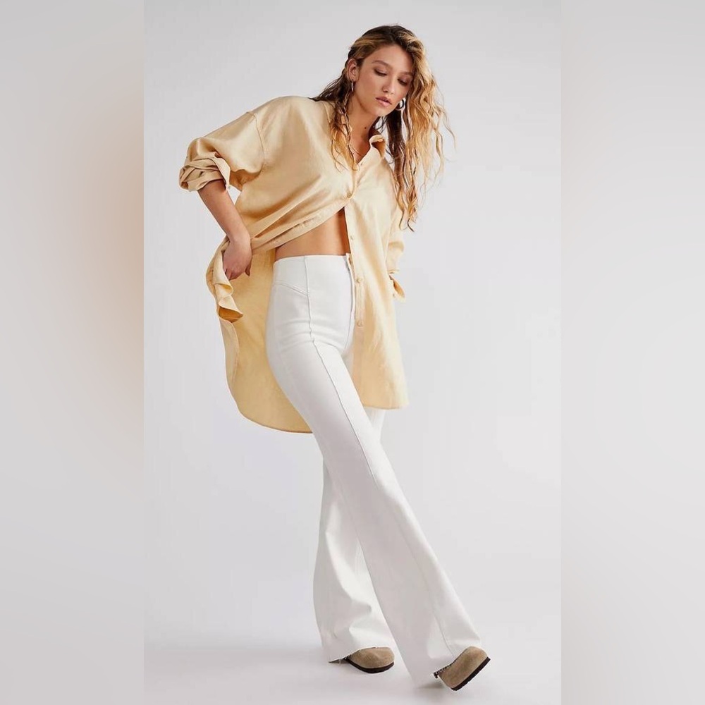 NWOT FREE PEOPLE We The Free CRVY Wild Honey Denim In White MSRP $98 Size 33 - Picture 2 of 11